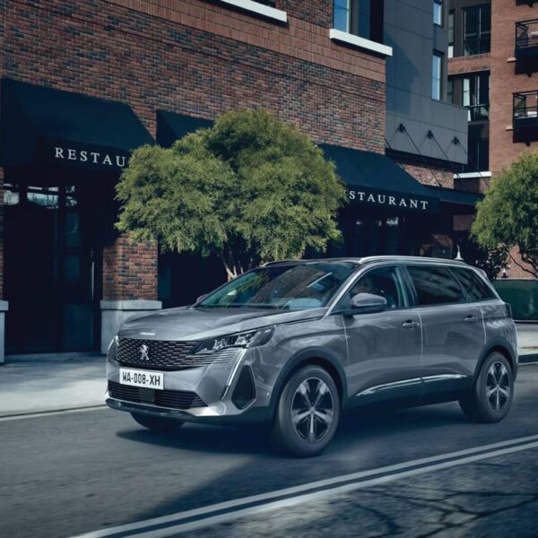 PEUGEOT_5008_2020_049_FR_1214_1020