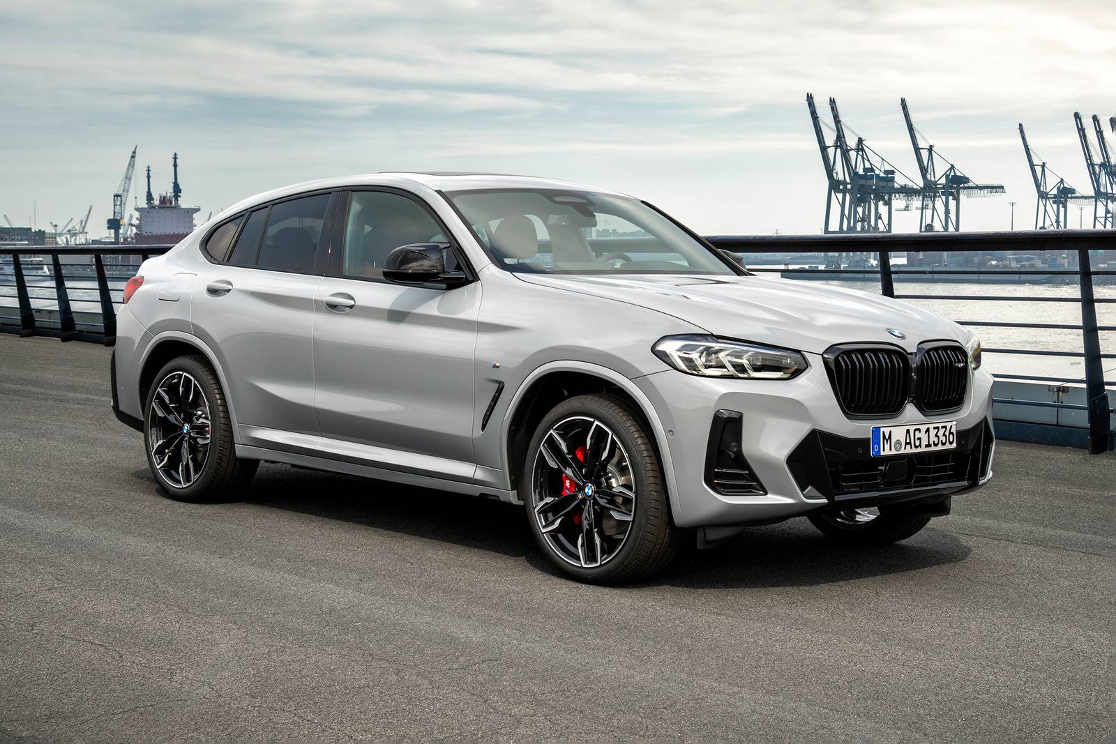 2024_bmw_x4_4dr-suv_m40i_fq_oem_1_1600